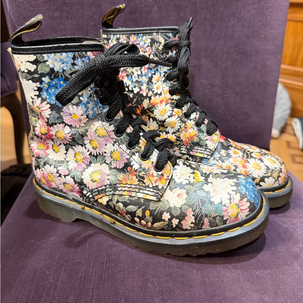 Vintage Dr. Martens MiE Sienna Miller Floral Combat Boot HTF as US7/UK5/EU38